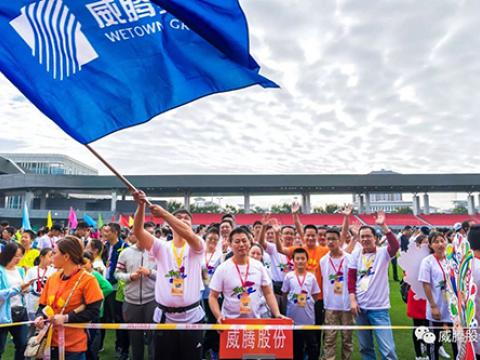 �����조һ˫��Ь�ı��ߡ��Բ������ת�������������ڹ����·������������